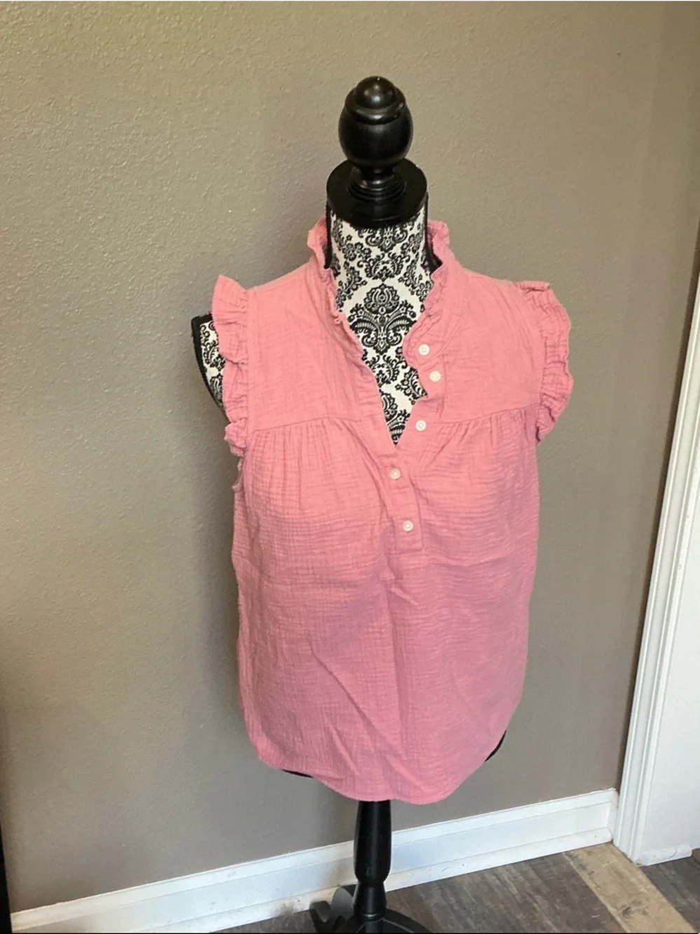 J. Crew Pink Ruffle Cap Sleeve Buttoned Camisole Size S